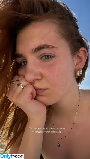 Sophie Nelisse / sophie__nelisse nude photo #0084