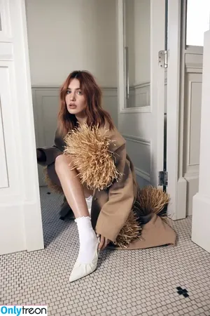 Sophie Nelisse / sophie__nelisse nude photo #0105