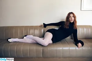 Sophie Nelisse / sophie__nelisse nude photo #0112