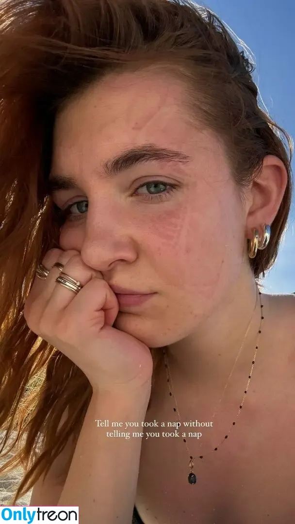Sophie Nelisse nude photo #0084 (sophie__nelisse)