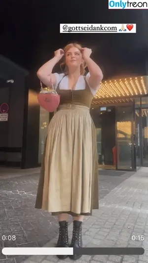 Sophie Passmann / Sophiepassmann фото голая #0101