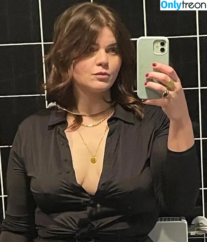 Sophie Passmann голая photo #0030 (Sophiepassmann)