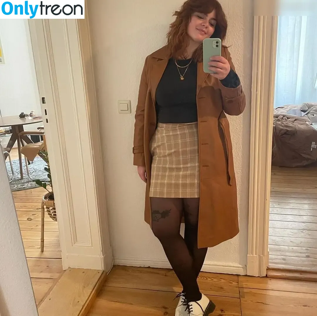 Sophie Passmann голая photo #0032 (Sophiepassmann)