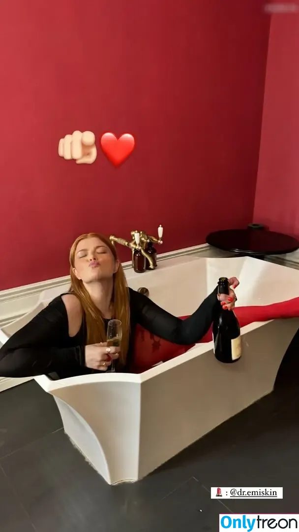 Sophie Passmann голая photo #0095 (Sophiepassmann)
