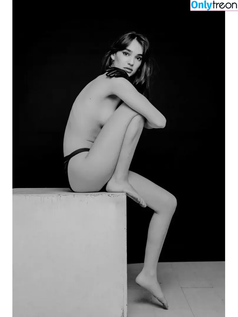 Sophie Rothschild голая photo #0017 (sophierothschild)
