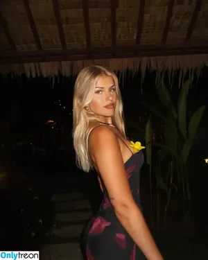Sophie Schnur / sophie.schnr nude photo #0440