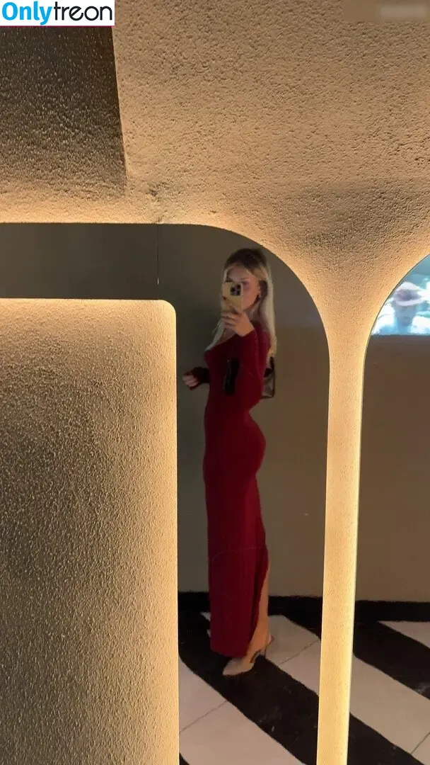 Sophie Schnur голая photo #0377 (sophie.schnr)