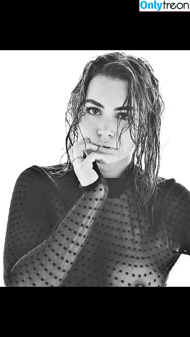 Sophie Simmons голая photo #0001 (sophietsimmons)