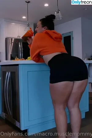Sophie Sirota / bodybyloaf / loaf__ / macro.musclemommy фото голая #0005
