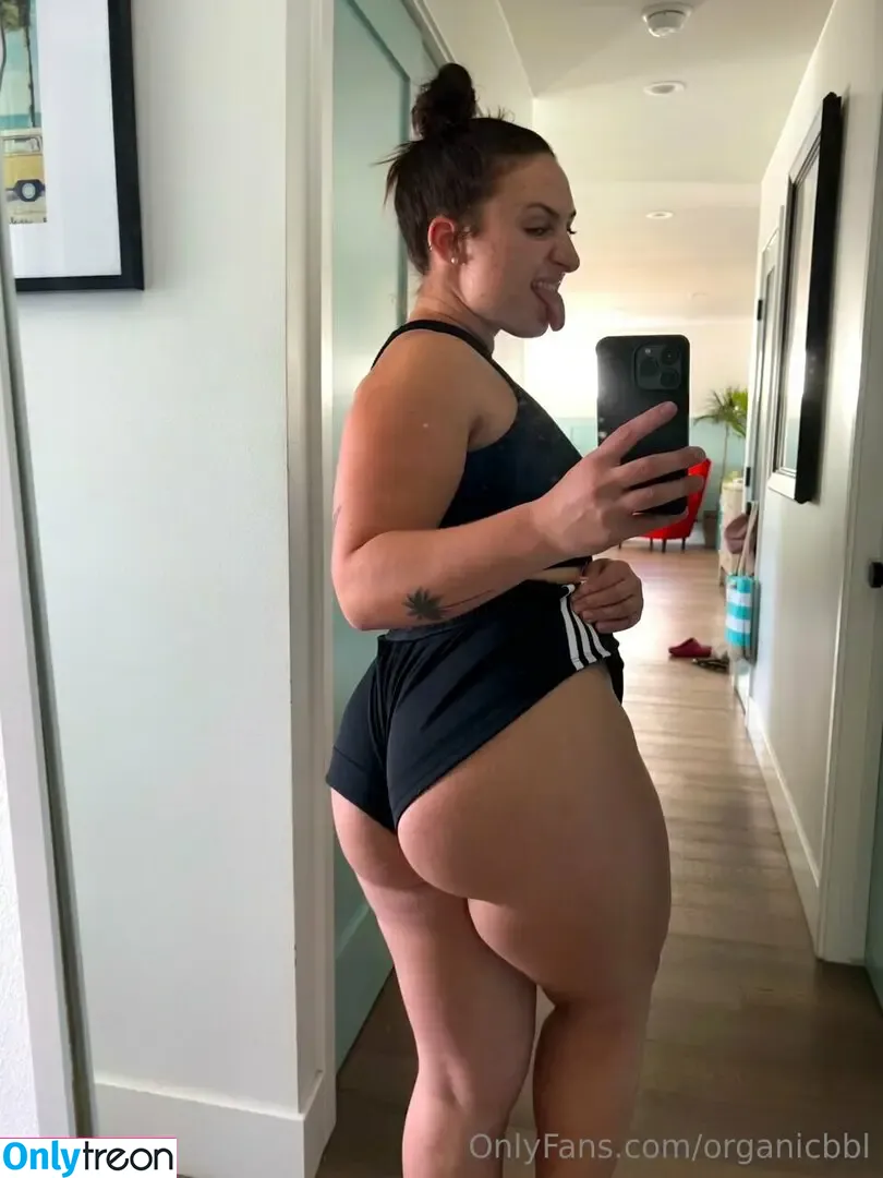 Sophie Sirota nude photo #0004 (bodybyloaf / loaf__ / macro.musclemommy)