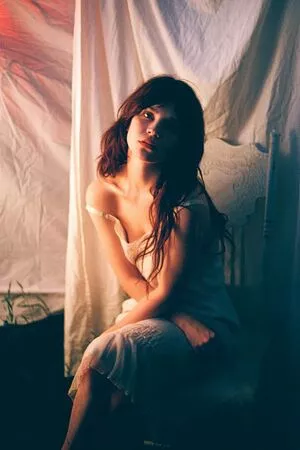 Sophie Thatcher / soapy.t / sophie_thatcher nude photo #0500