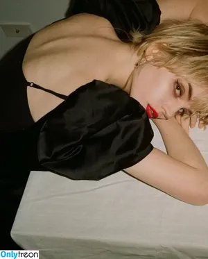 Sophie Thatcher / soapy.t фото голая #0700