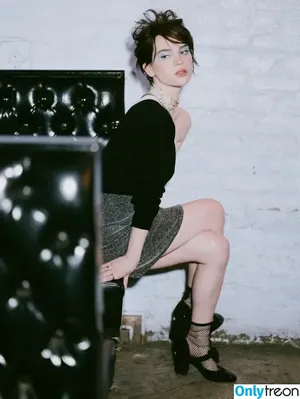 Sophie Thatcher / soapy.t фото голая #0713