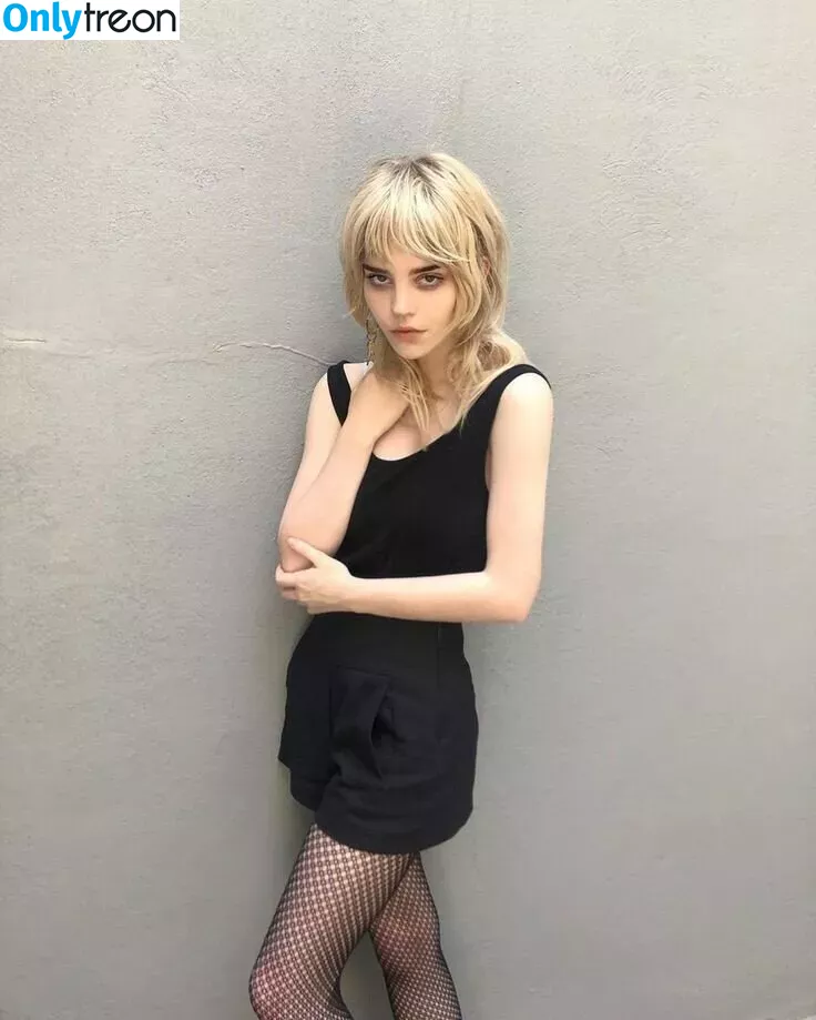 Sophie Thatcher голая photo #0066 (soapy.t / sophie_thatcher)