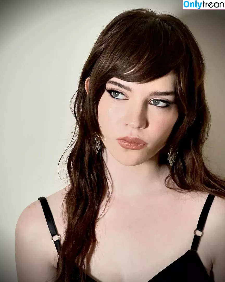 Sophie Thatcher голая photo #0078 (soapy.t / sophie_thatcher)