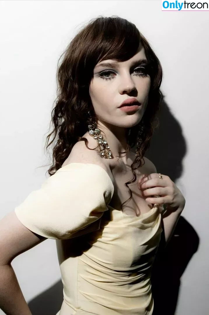 Sophie Thatcher голая photo #0116 (soapy.t / sophie_thatcher)