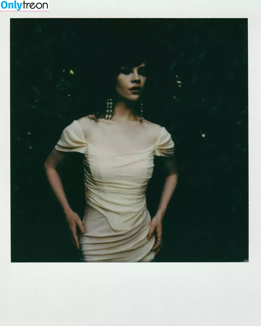 Sophie Thatcher голая photo #0117 (soapy.t / sophie_thatcher)