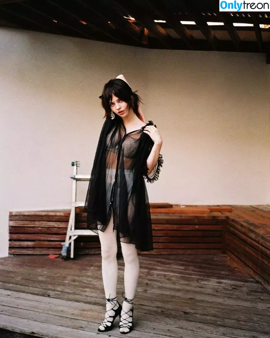 Sophie Thatcher голая photo #0142 (soapy.t / sophie_thatcher)
