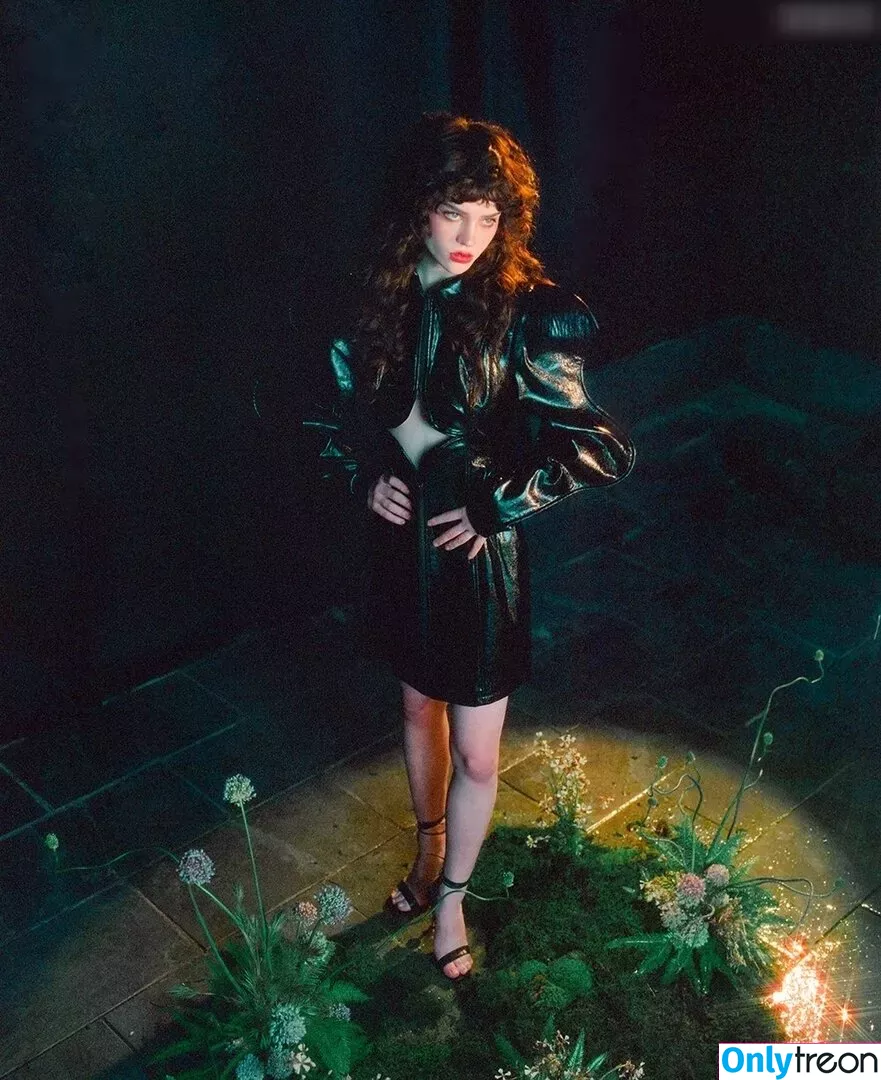 Sophie Thatcher голая photo #0143 (soapy.t / sophie_thatcher)