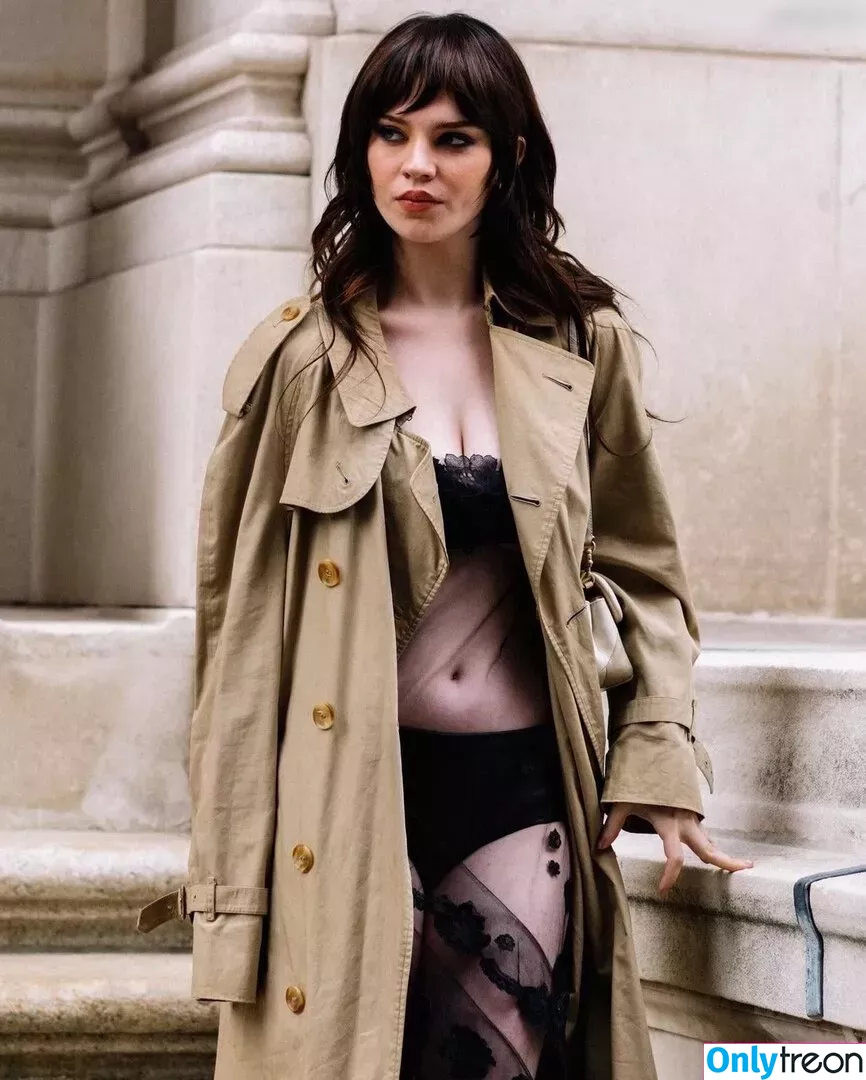 Sophie Thatcher голая photo #0150 (soapy.t / sophie_thatcher)