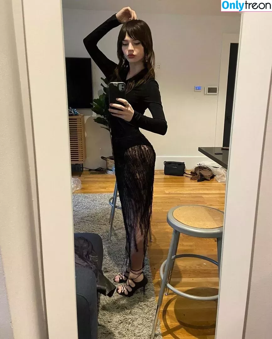 Sophie Thatcher голая photo #0164 (soapy.t / sophie_thatcher)