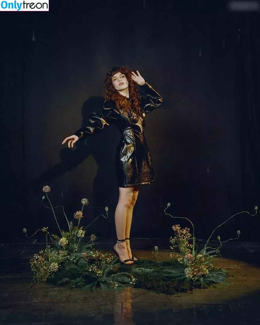 Sophie Thatcher голая photo #0165 (soapy.t / sophie_thatcher)