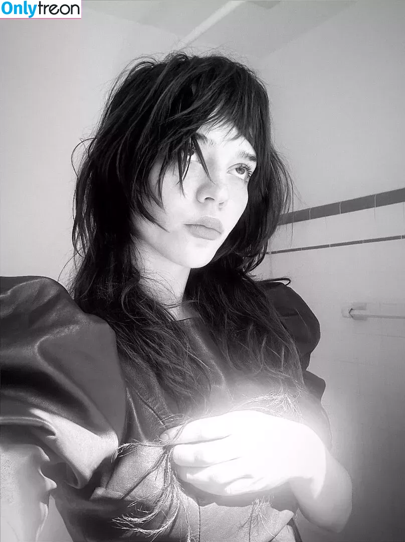 Sophie Thatcher голая photo #0189 (soapy.t / sophie_thatcher)