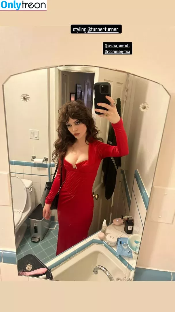 Sophie Thatcher голая photo #0220 (soapy.t / sophie_thatcher)