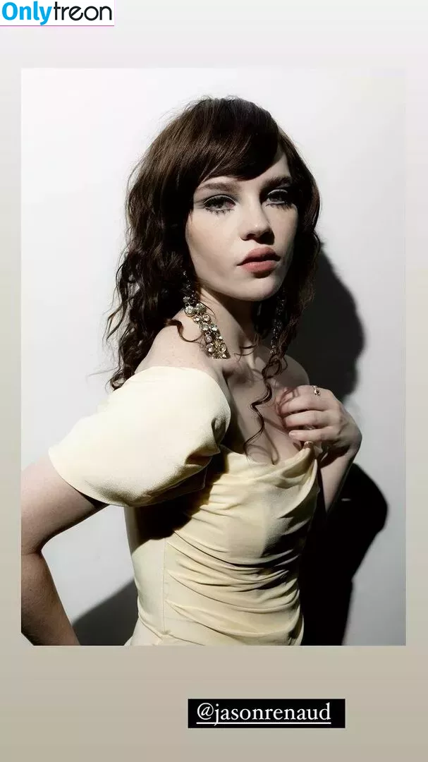 Sophie Thatcher nude photo #0262 (soapy.t / sophie_thatcher)
