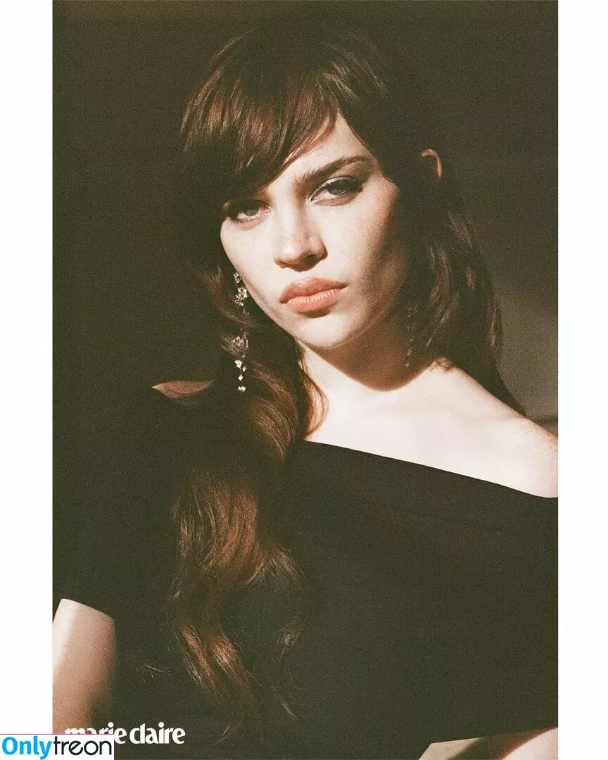 Sophie Thatcher голая photo #0322 (soapy.t / sophie_thatcher)