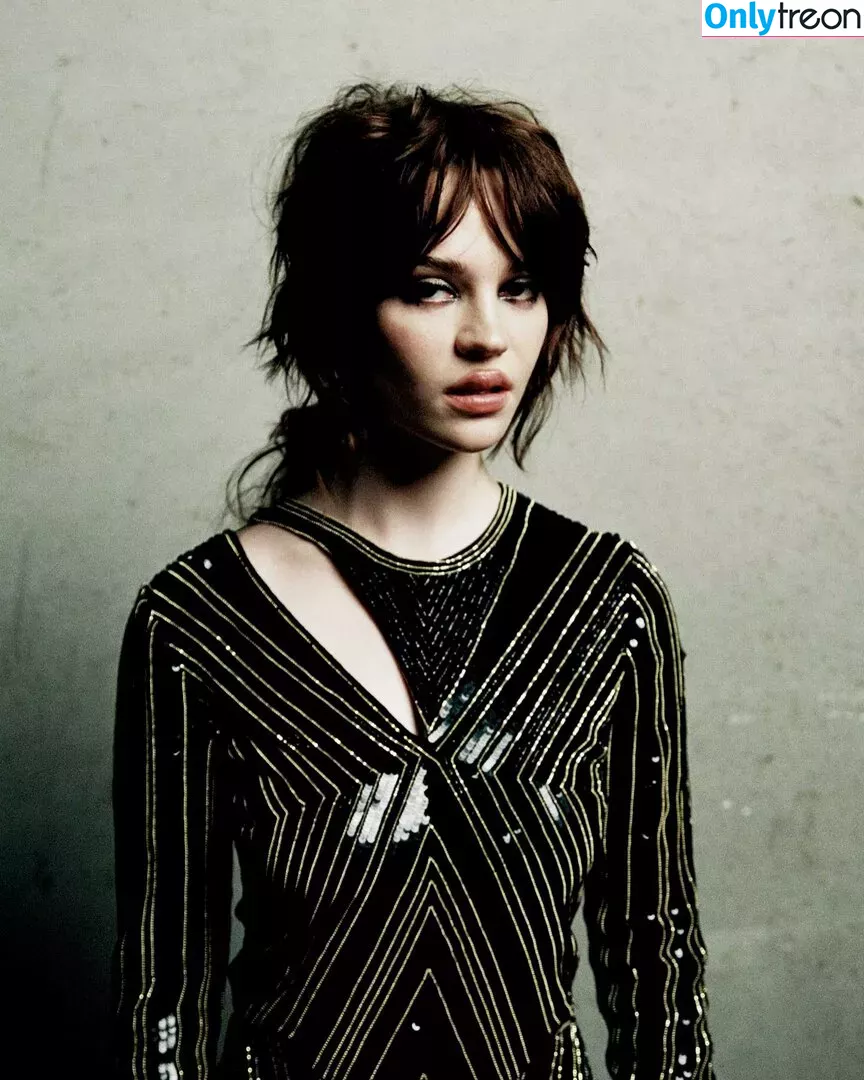 Sophie Thatcher голая photo #0326 (soapy.t / sophie_thatcher)