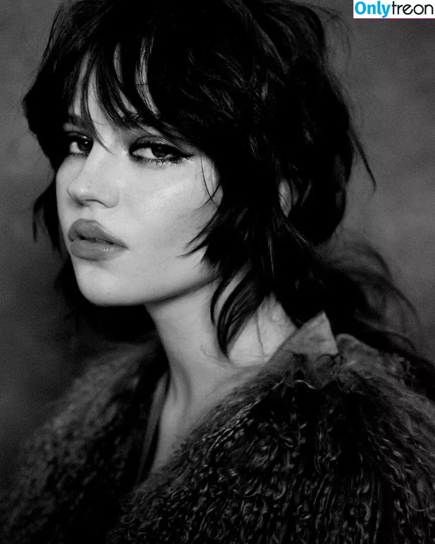 Sophie Thatcher голая photo #0329 (soapy.t / sophie_thatcher)