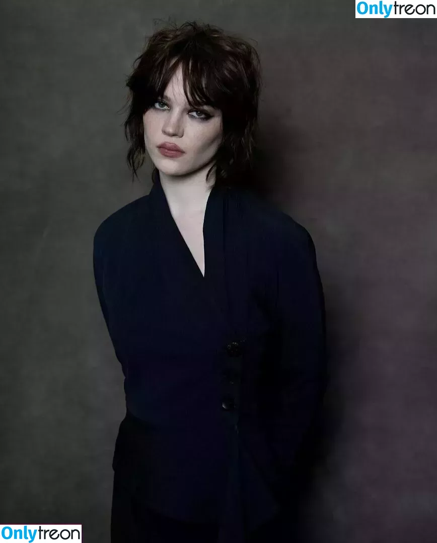 Sophie Thatcher голая photo #0335 (soapy.t / sophie_thatcher)