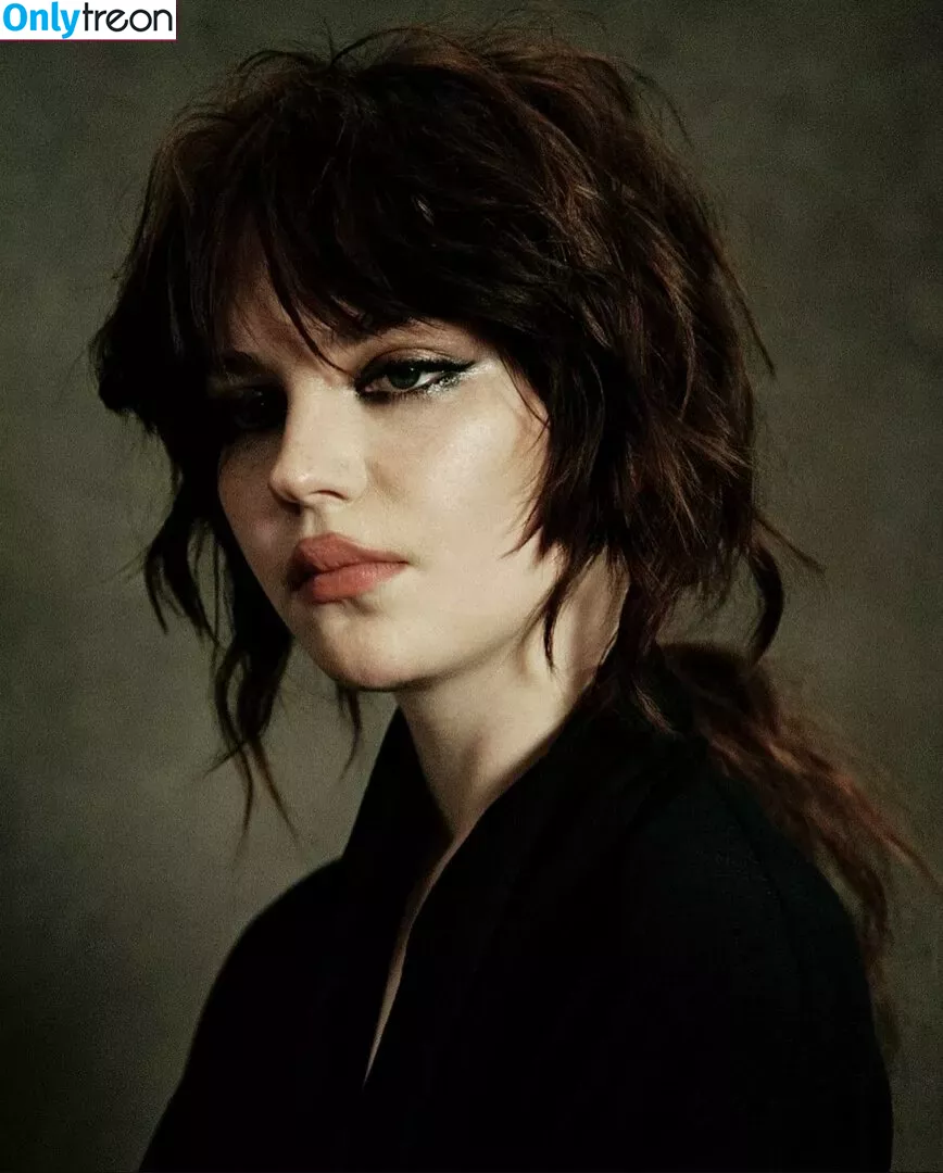 Sophie Thatcher голая photo #0336 (soapy.t / sophie_thatcher)