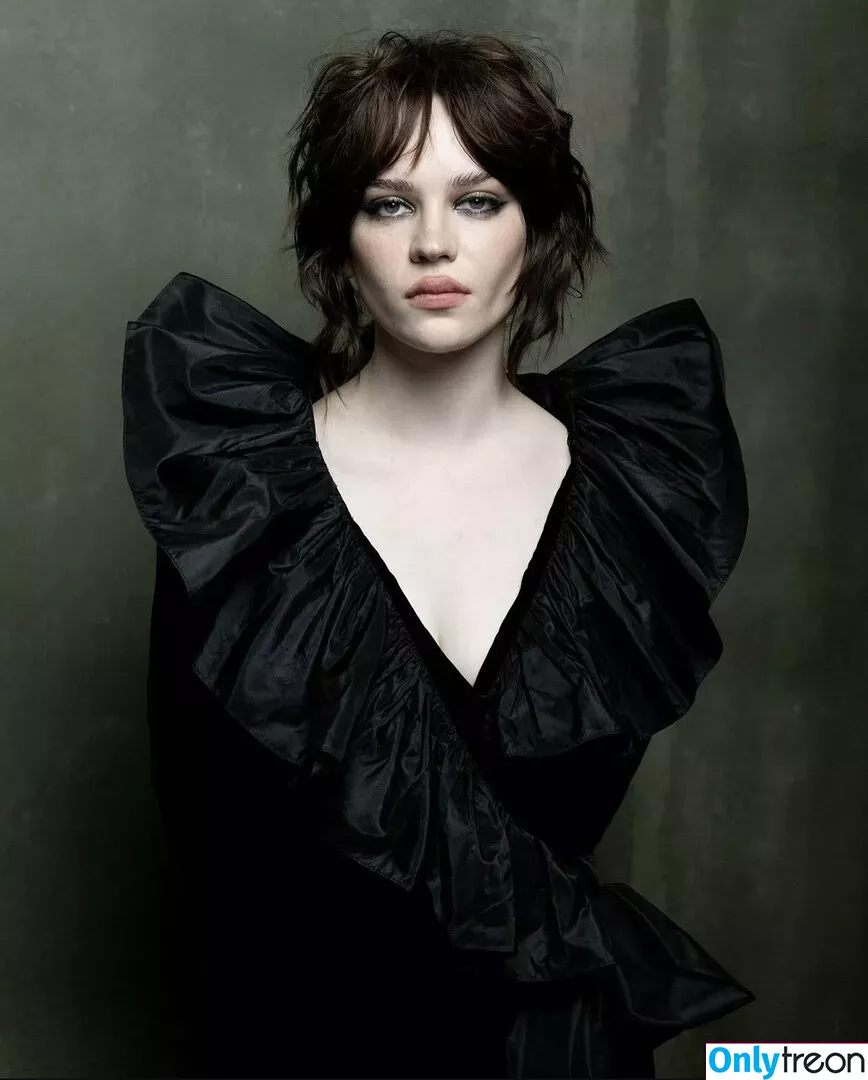 Sophie Thatcher голая photo #0337 (soapy.t / sophie_thatcher)
