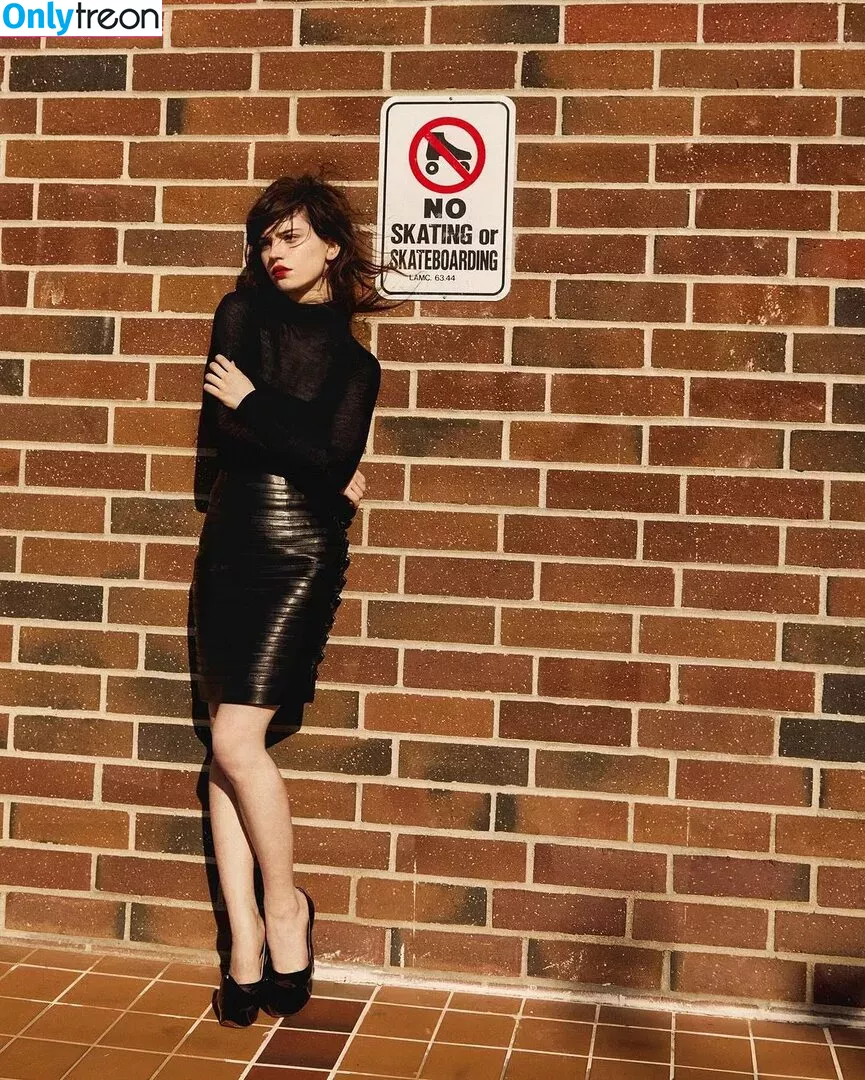 Sophie Thatcher голая photo #0340 (soapy.t / sophie_thatcher)