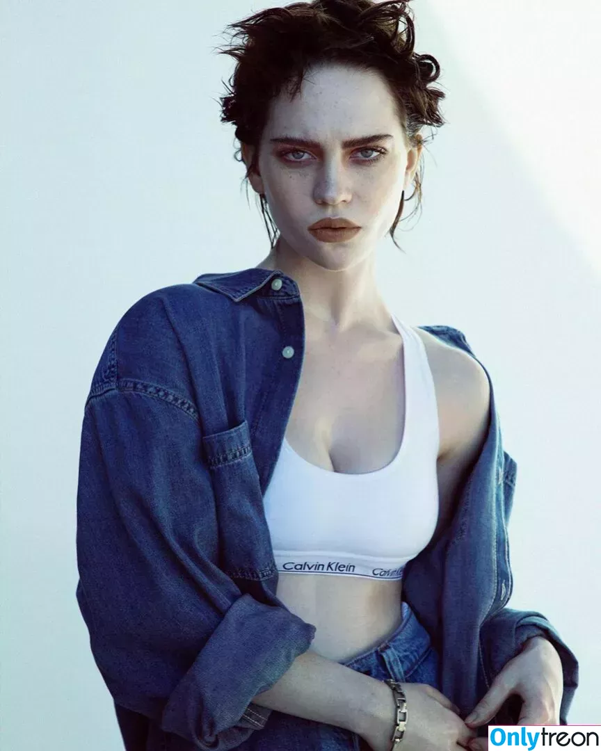 Sophie Thatcher голая photo #0419 (soapy.t / sophie_thatcher)