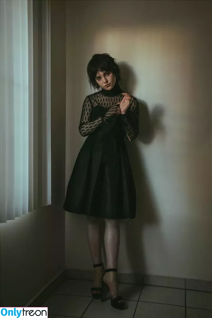 Sophie Thatcher голая photo #0422 (soapy.t / sophie_thatcher)