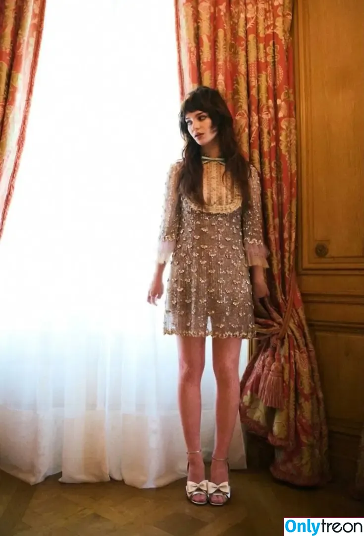 Sophie Thatcher голая photo #0782 (soapy.t / sophie_thatcher)