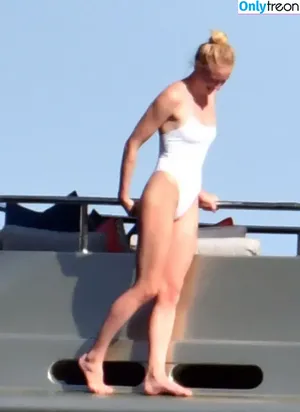 Sophie Turner / sexysophieturner / sophiet nude photo #0308