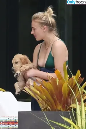 Sophie Turner / sexysophieturner / sophiet nude photo #0330