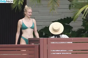 Sophie Turner / sexysophieturner / sophiet nude photo #0331