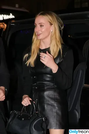 Sophie Turner / sexysophieturner / sophiet фото голая #0471