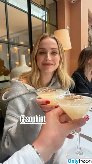 Sophie Turner / sexysophieturner / sophiet nude photo #0540