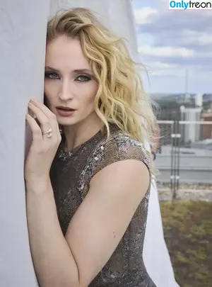 Sophie Turner / sexysophieturner / sophiet nude photo #0545