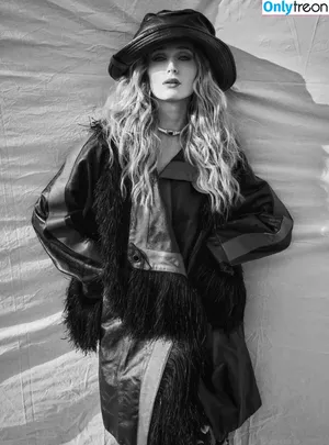 Sophie Turner / sexysophieturner / sophiet nude photo #0551