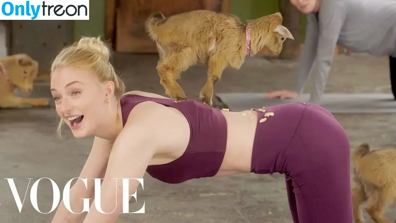 Sophie Turner голая photo #0462 (sexysophieturner / sophiet)