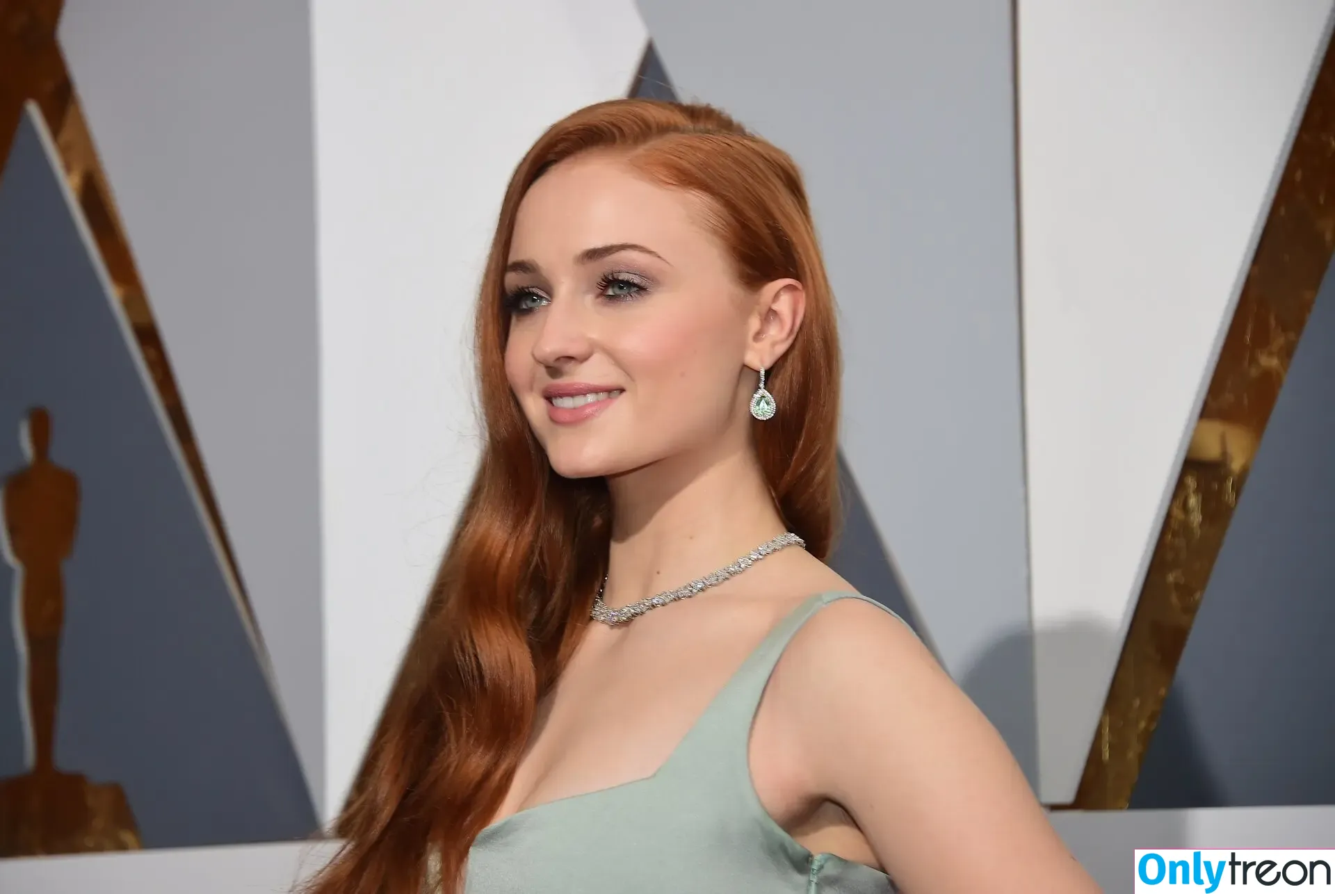Sophie Turner nude photo #0561 (sexysophieturner / sophiet)