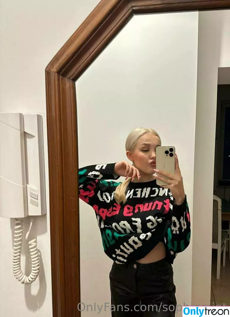 sophiebbface голая photo #0019 (sophiebaverstock)