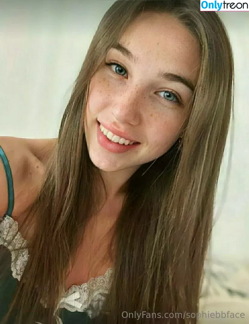 sophiebbface голая photo #0241 (sophiebaverstock)